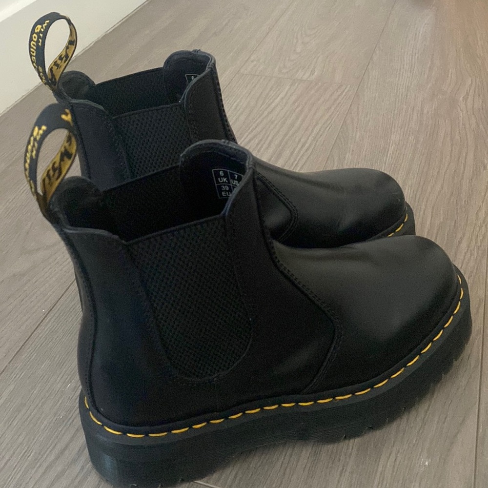 Smooth Black Leather Platform Chelsea Boots Doc Martens